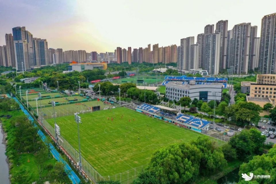 东西湖区融, kntrt